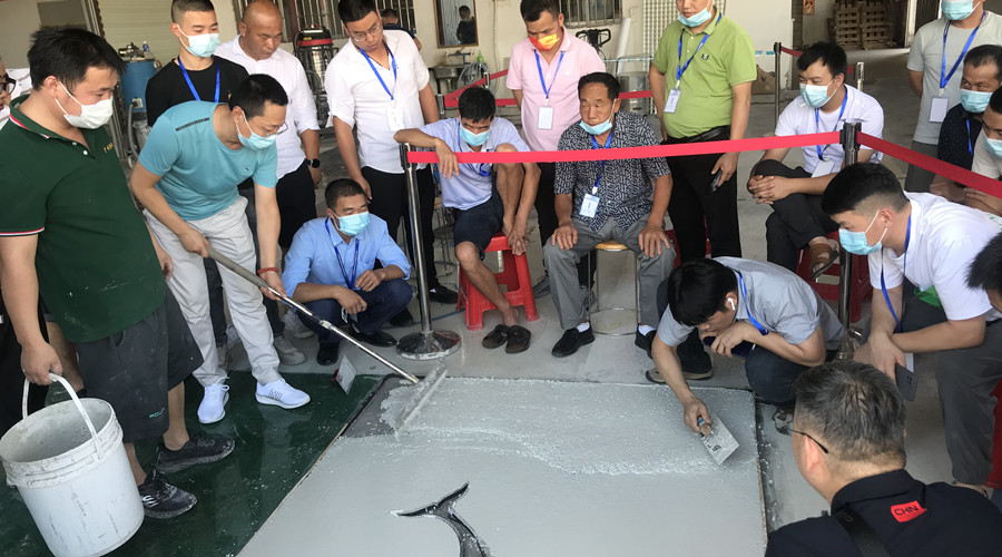 學(xué)員攤鋪實操現(xiàn)場