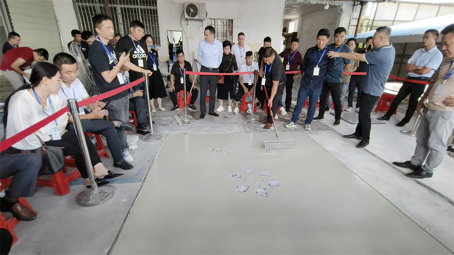 學(xué)員動手?jǐn)備? alt=