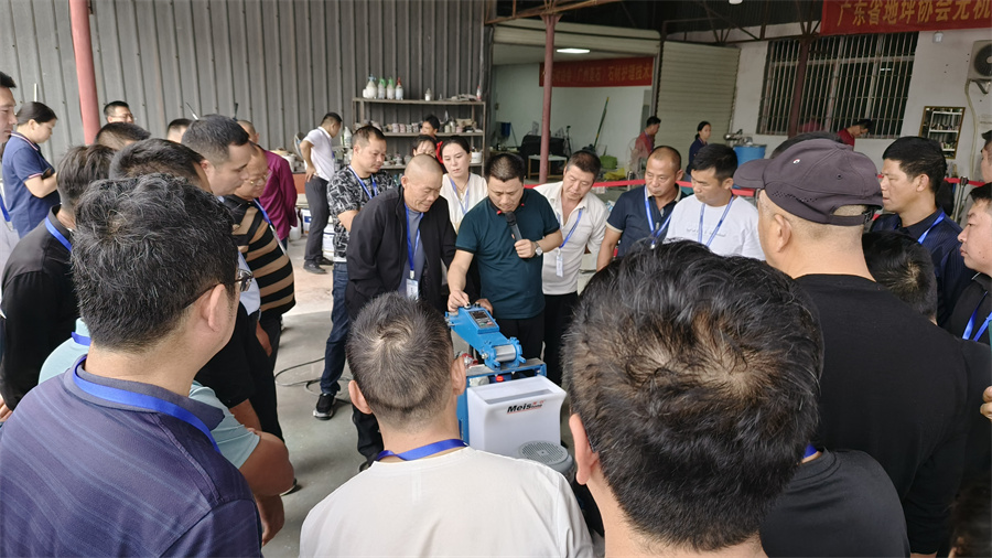 研磨修補(bǔ)實操現(xiàn)場 研磨修補(bǔ)實操現(xiàn)場