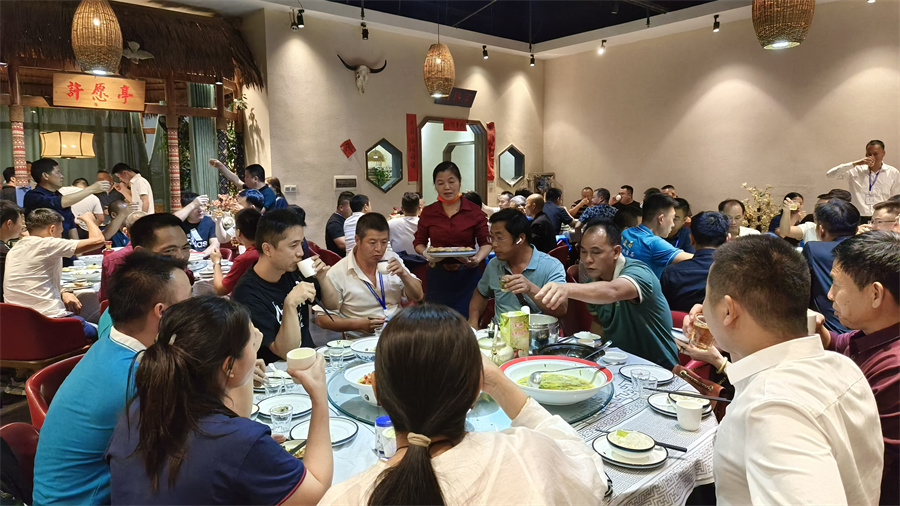 學(xué)員聚餐 學(xué)員聚餐