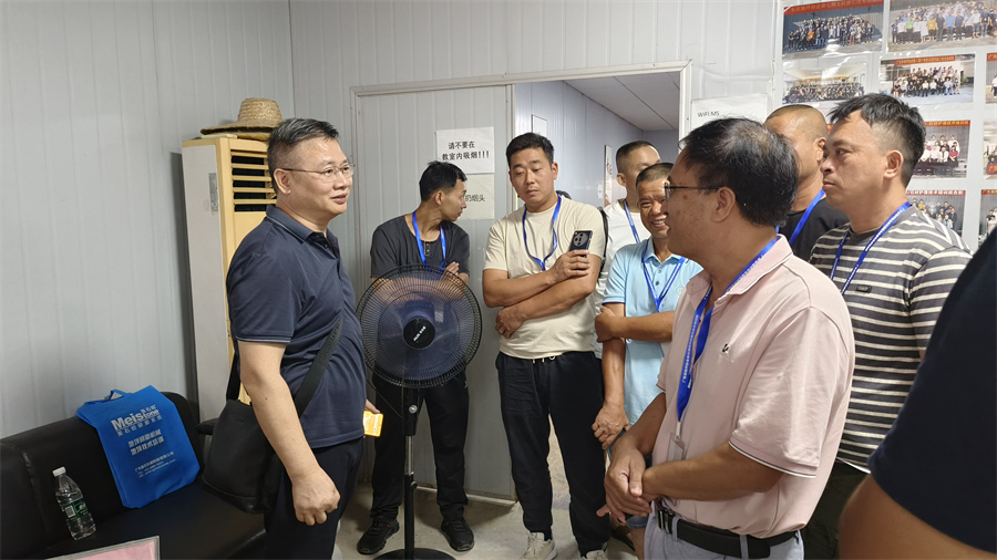 老師、學(xué)員相互交流